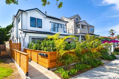Main picture of 924 D Ave