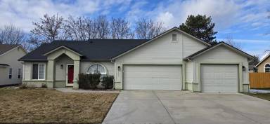 Main picture of 1123 N Watson Way
