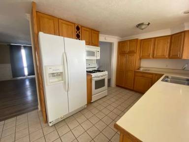 Main picture of 522 Skyline Dr NE