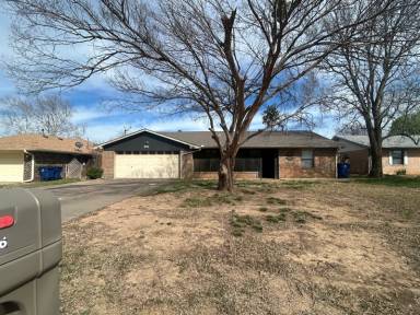 Main picture of 606 Westridge Dr