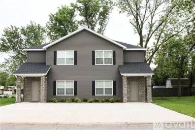 Main picture of 153 Hall Dr