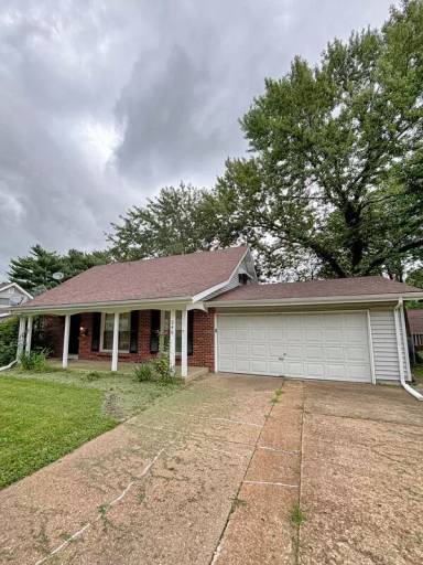 Main picture of 240 Birchlawn Dr
