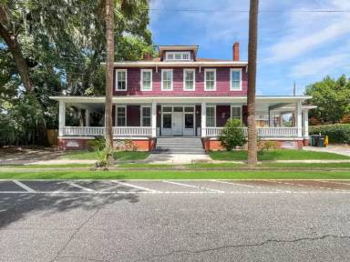 Main picture of 2115 Lincoln St