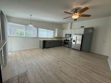 Main picture of 880 Ashford St