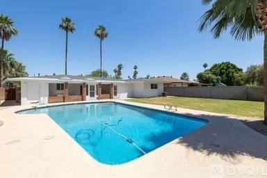 Main picture of 335 E Carter Dr