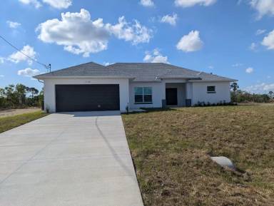 Main picture of 2140 NE 43rd St
