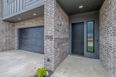 Main picture of 2918 Huffman Way