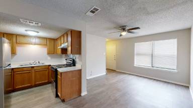Main picture of 1300 Monroe Loop