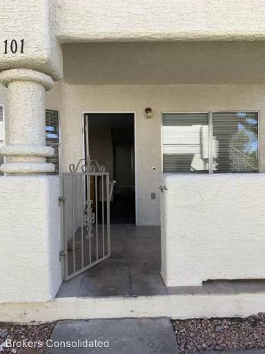 Main picture of 451 Mesa Blvd