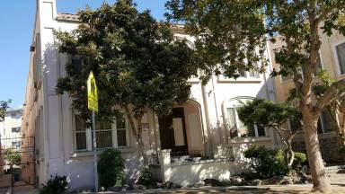 Main picture of 1517 W 4th St
