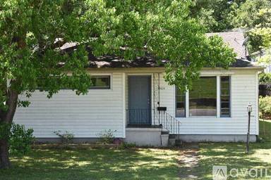 Main picture of 5904 Orleans Ave