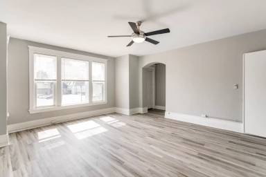 Main picture of 63 E Palmer St
