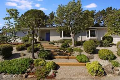 Main picture of 1025 Continental Dr