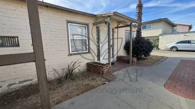 Main picture of 457 E Puente St