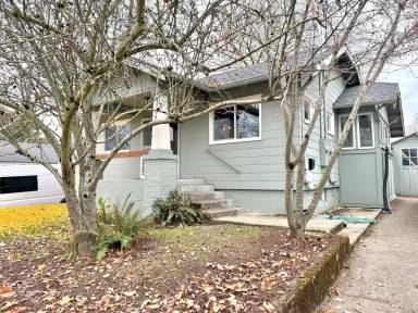 Main picture of 9706 N Oswego Ave