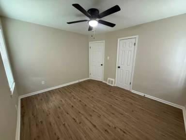 Main picture of 15040 Freeland St