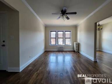 Main picture of 740 W Addison St