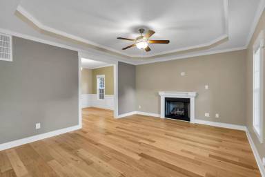 Main picture of 201 Anchor Ln