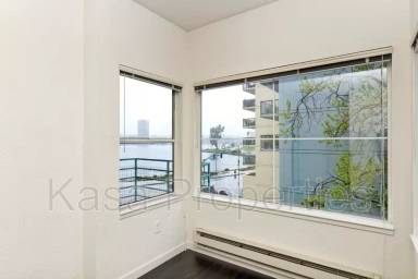 Main picture of 1524 1st Avenue 105 E 16th Street