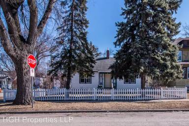 Main picture of 921 12th St N