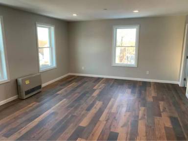 Main picture of 8 College Ave