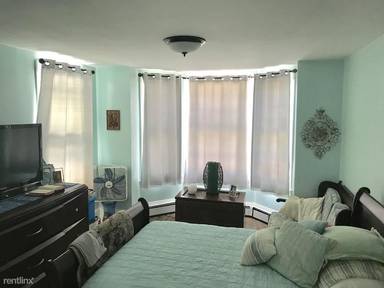 Main picture of 275 Lexington St