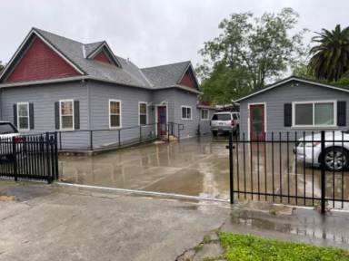Main picture of 346 Main St