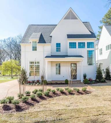 Main picture of 1121 E Irvin Dr