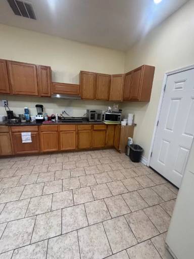 Main picture of 3043 W Montrose Ave