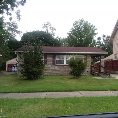 Main picture of 12 Edgewood St