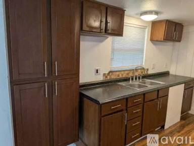 Main picture of 102 Lynn Creek Dr