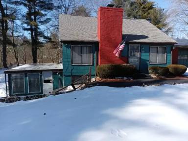 Main picture of 262 Pinewood Rd