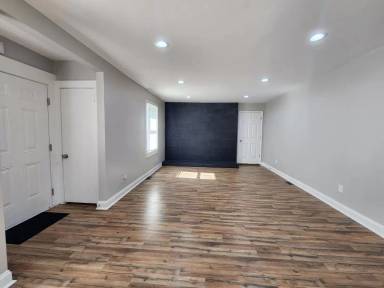 Main picture of 406 Harris Ln