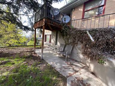 Main picture of 750 W Cliff Dr