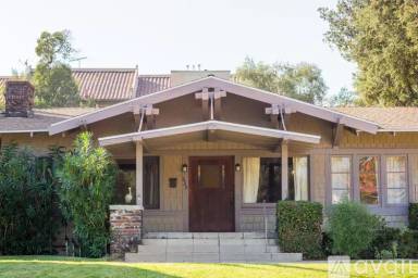 Main picture of 635 S Mentor Ave