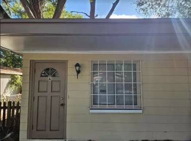 Main picture of 1705 E Kirby St