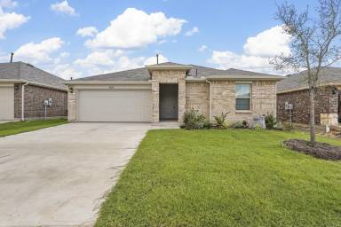 Main picture of 2425 Burleson Rd