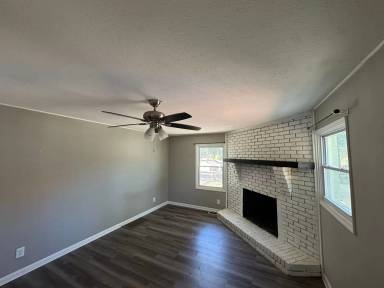 Main picture of 2518 Vestal Ave