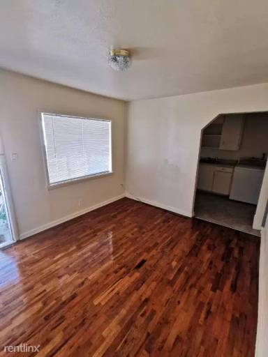 Main picture of 1104 W 13th St