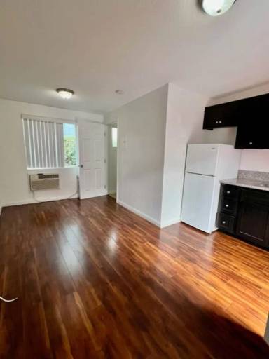 Main picture of 509 Hyde Park Pl