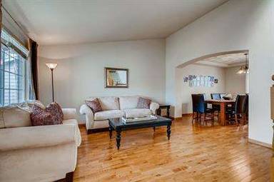 Main picture of 13829 Elm St