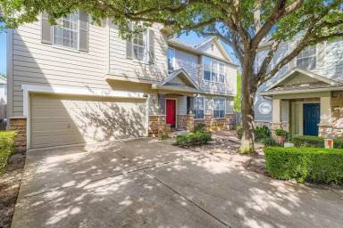 Main picture of Courtyard Homes At Cobblestone