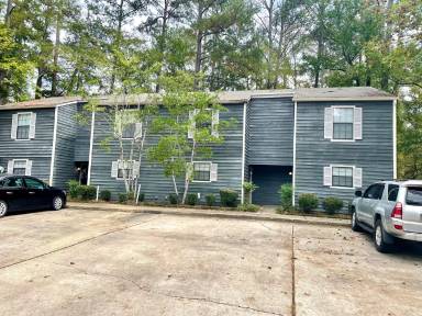 Main picture of 100 Pine Lake Pl