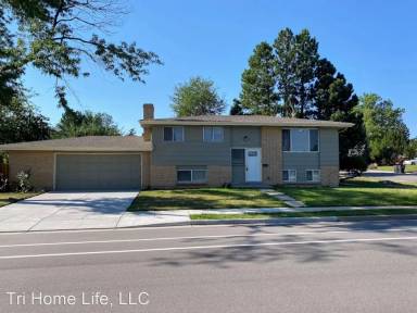 Main picture of 4610 E Easter Ave