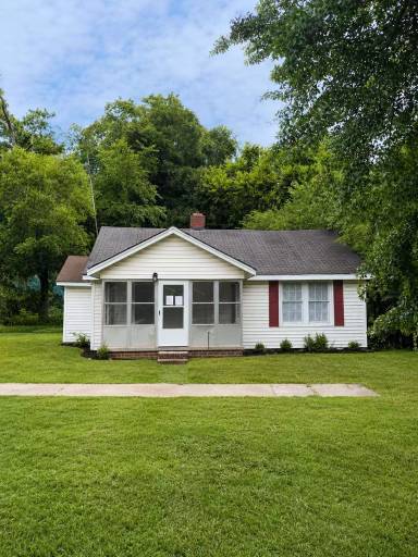 Main picture of 119 Sanders St