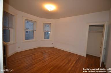 Main picture of 137 Park Dr