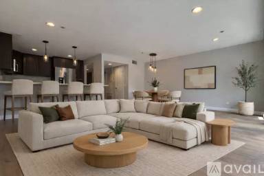 Main picture of 2568 Albatross St