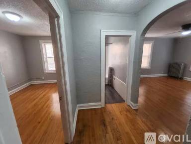 Main picture of 2445 E 72nd St