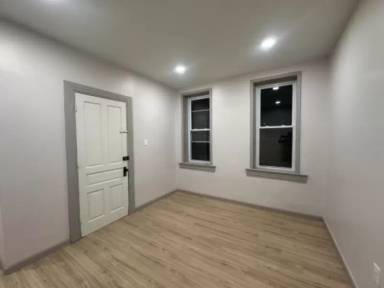 Main picture of 434 W Princess St