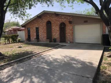 Main picture of 2000 S 32nd St